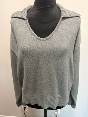 Universal Thread Gray V-Neck Collared Sweater